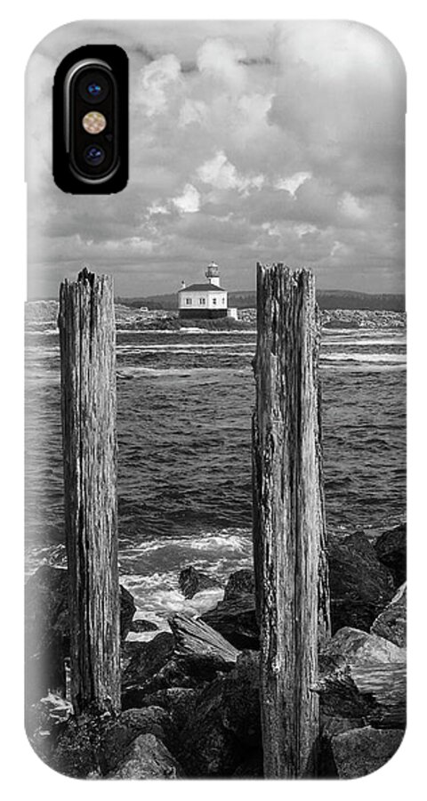Bandon Oregon iPhone X Case featuring the photograph Coquille Lighthouse by Steven Clark
