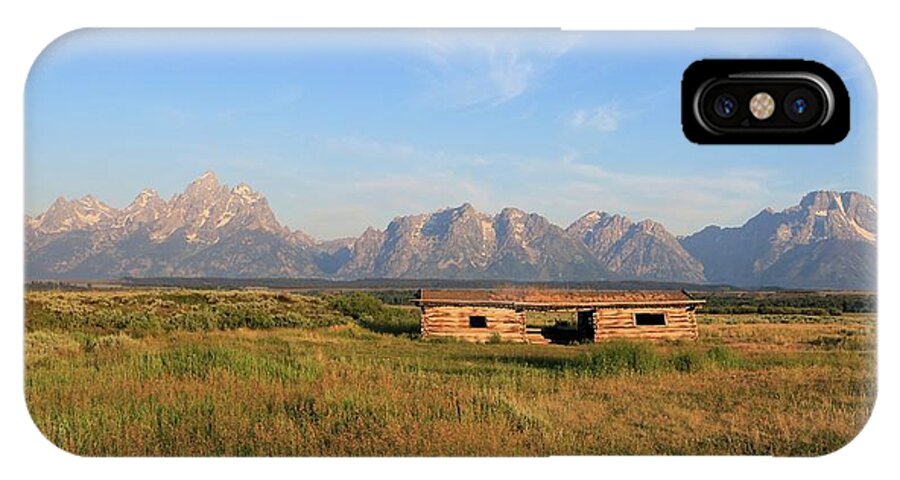 Photosbymch iPhone X Case featuring the photograph Cunningham Cabin by M C Hood