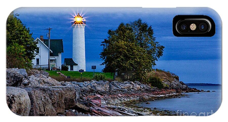 Lighthouse iPhone X Case featuring the photograph Guiding Light by Rod Best