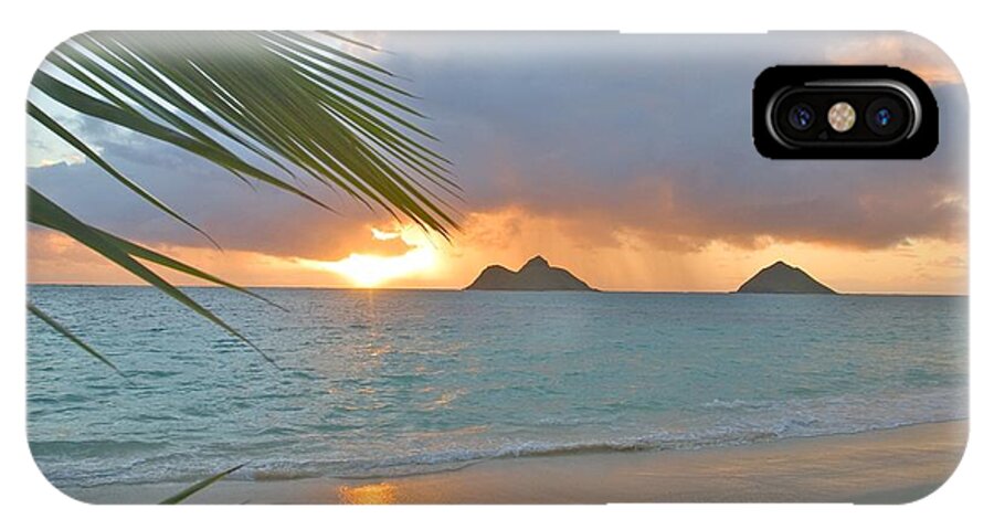 Beach iPhone X Case featuring the photograph Lanikai Sunrise by Tomas del Amo - Printscapes