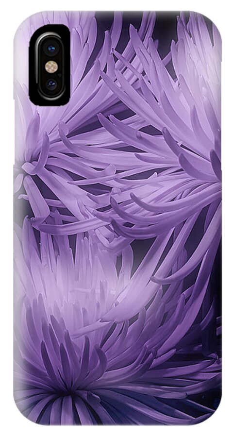 Mums iPhone X Case featuring the photograph Lavender Mums by Tom Mc Nemar