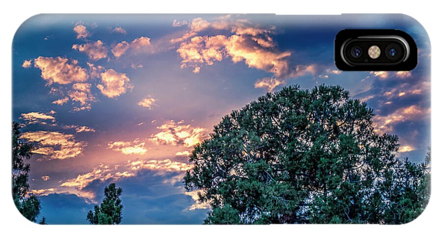 Sunset iPhone X Case featuring the photograph Looking West At Sunset by Gene Parks