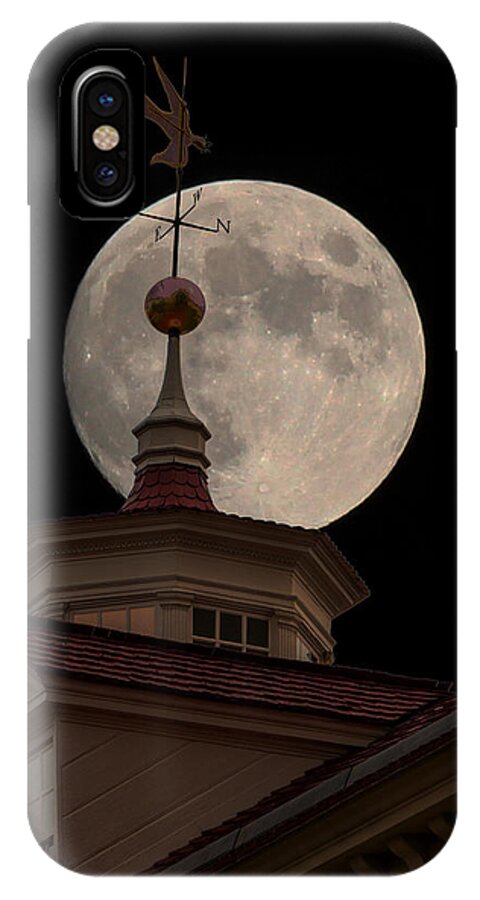 Washington Dc iPhone X Case featuring the photograph Moon Over Mount Vernon by Ed Clark