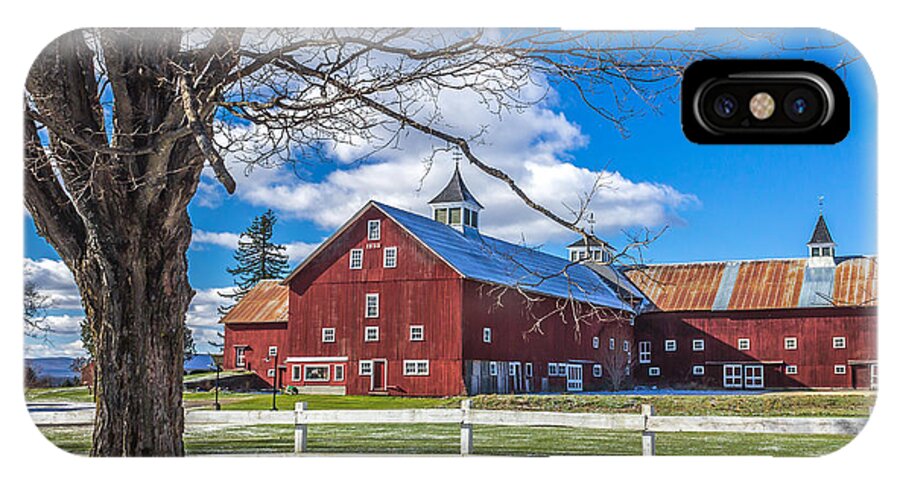 Barn iPhone X Case featuring the photograph Mountain View Barn by Tim Kirchoff