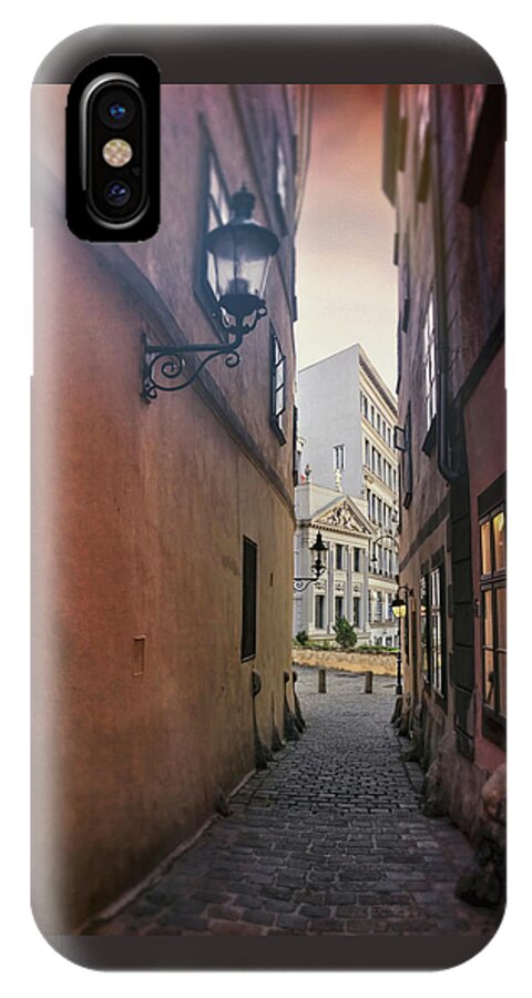 Vienna iPhone X Case featuring the photograph Old Town Vienna Narrow Alley by Carol Japp