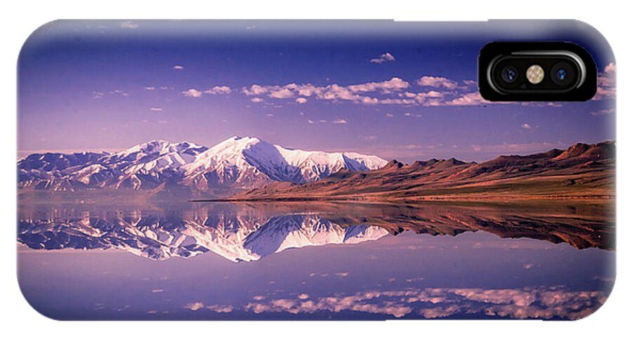 Antelope Causeway iPhone X Case featuring the photograph Reacting to the morning light by Bryan Carter