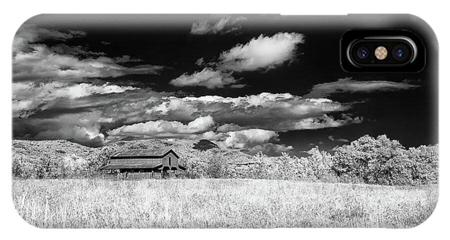 642nm iPhone X Case featuring the photograph S C Upstate Barn BW by Charles Hite