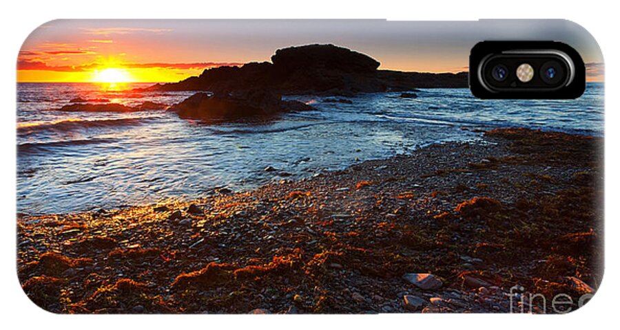 Second Valley Sunset Seascape South Australia Australian Coastal Sea Shoreline Coast Seaweed Pebbles iPhone X Case featuring the photograph Second Valley Sunset by Bill Robinson