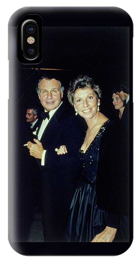 The Met Set Bill Blass And Geraldine Stutz iPhone X Case