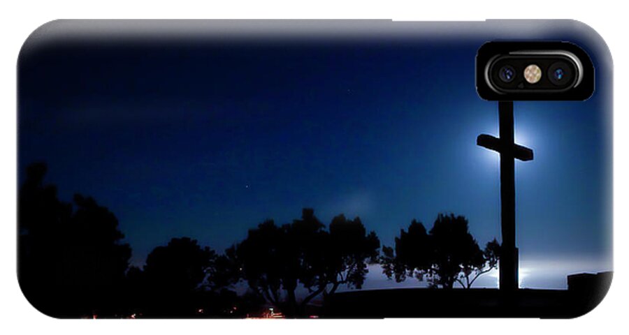 Moonset iPhone X Case featuring the photograph Ventura CA Cross at Moonset by John A Rodriguez