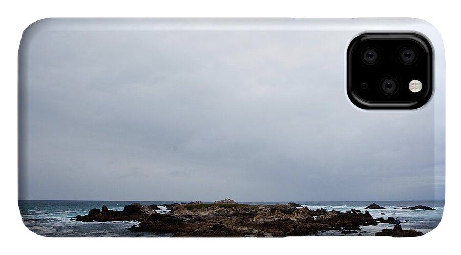 Rocky iPhone 11 Case featuring the photograph Pacific Horizon by Melinda Ledsome