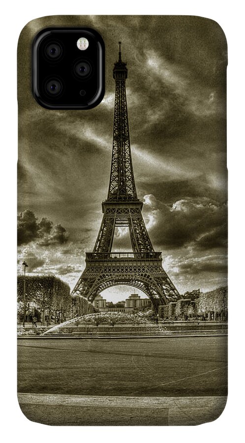 Paris Eiffel iPhone 11 Case featuring the photograph Tour Eiffel by Michael Kirk