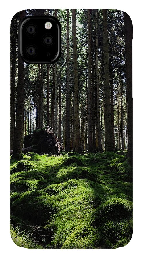 England iPhone 11 Case featuring the photograph Carpet of Verdacy by Geoff Smith