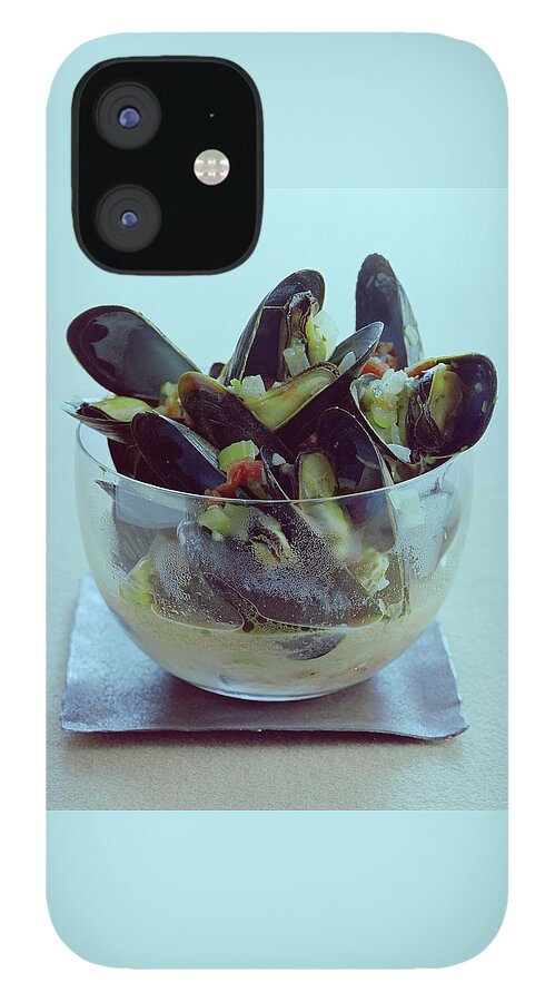 Mussels In Broth iPhone 12 Case
