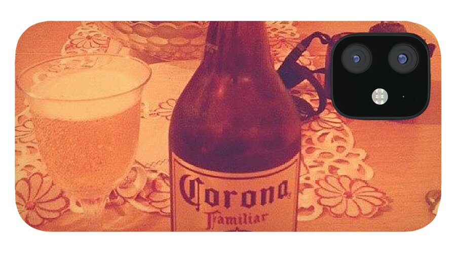 Tomandome Una Cerveza Corona Familiar Iphone 12 Case By Christian Gomez Mobile Prints