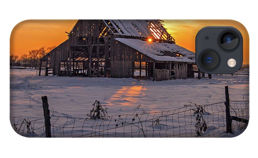 Barn iPhone 13 Case featuring the photograph Mapleton Barn by Wesley Aston