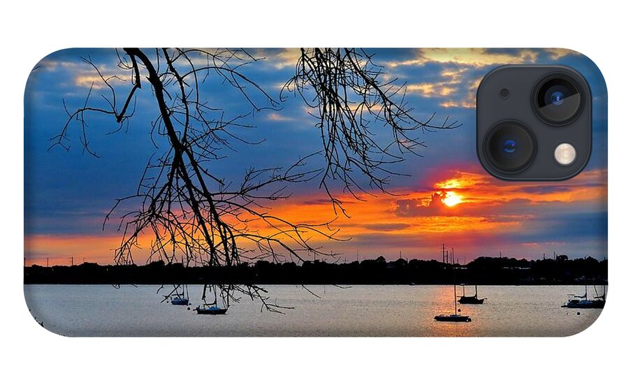 Sunset iPhone 13 Case featuring the photograph Sundown Over Philadelphia by Linda Stern
