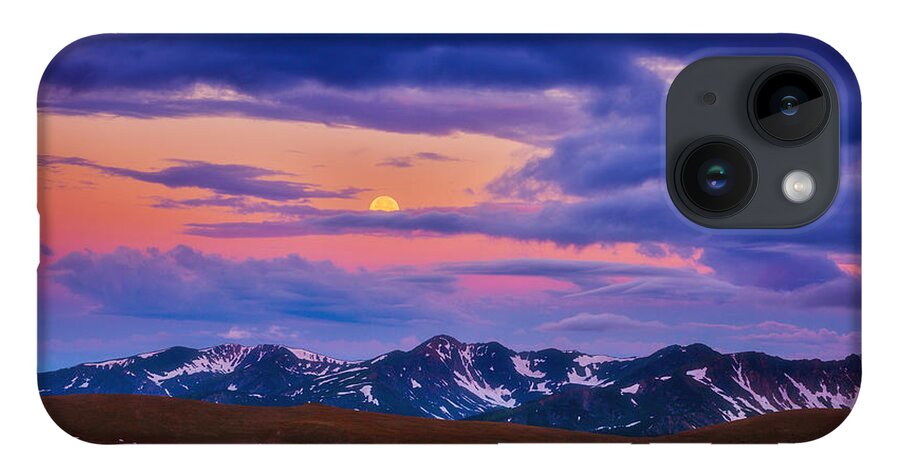 Sunrise iPhone 14 Case featuring the photograph Trail Ridge Moonset by Darren White