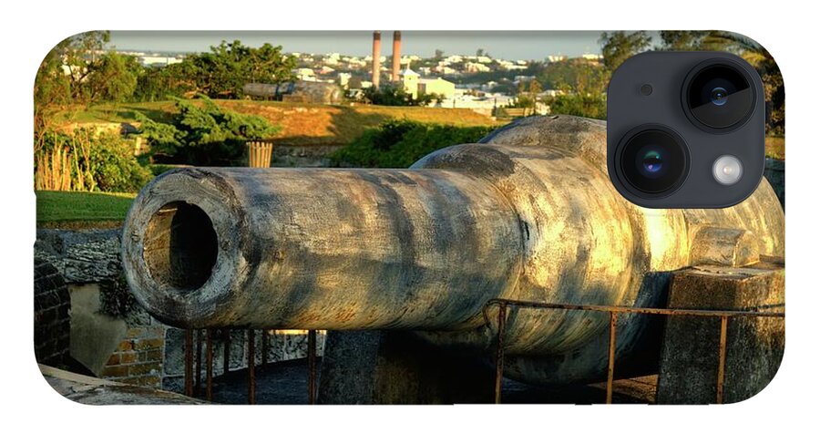 Fort Hamiltion Bermuda iPhone 14 Case featuring the photograph Fort Hamilton Cannon by Tom Singleton