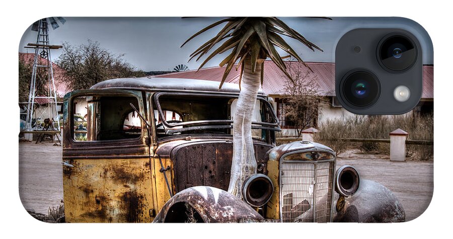 Old iPhone 14 Case featuring the photograph An embrace that cannot be unloosened - 2 by Claudio Maioli