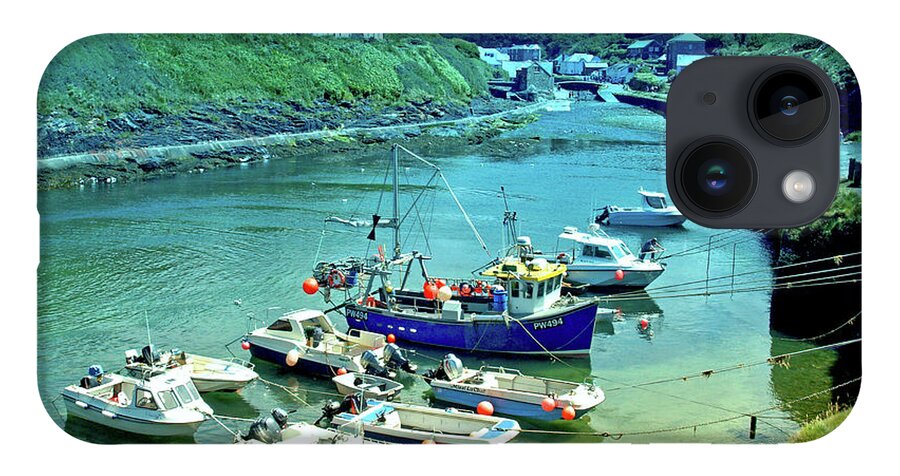 Places iPhone 14 Case featuring the photograph Boscastle by Richard Denyer