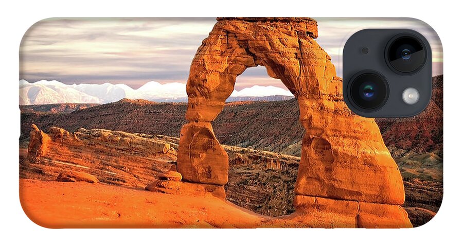 Delicate Arch iPhone 14 Case featuring the photograph Delicate Arch by Mike Stephens