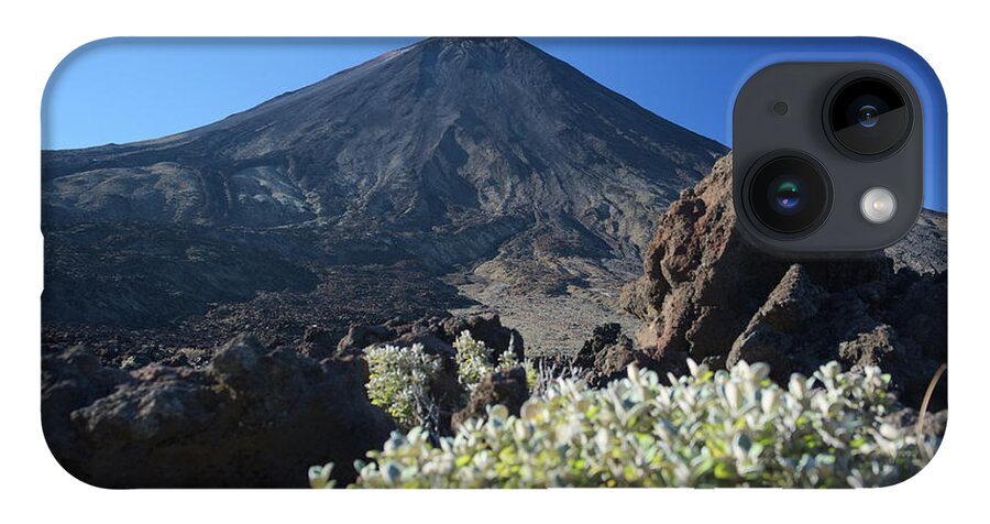 Tongariro iPhone 14 Case featuring the photograph Ngauruhoe by Ivan Franklin