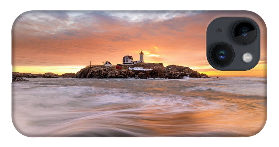 Nubble Lighthouse iPhone Case featuring the photograph Nubble Lighthouse by Rob Davies