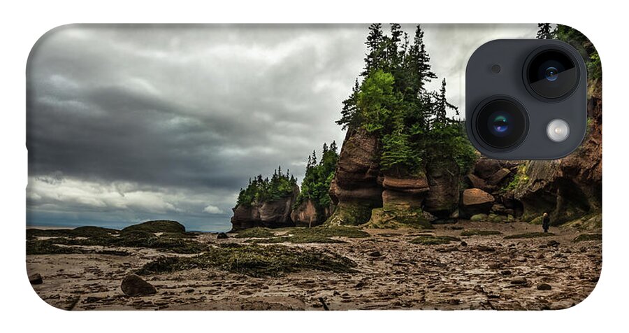 Hopewell Rocks iPhone 14 Case featuring the photograph Hopewell Rocks Low Tide by Linda Villers