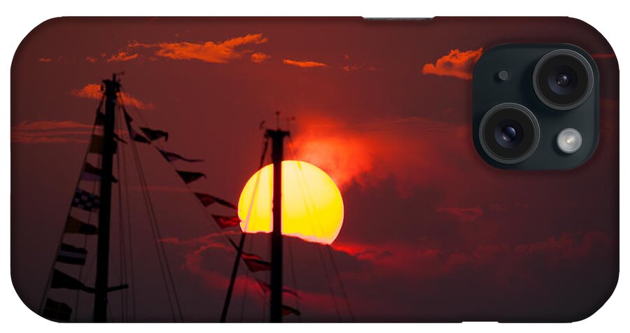 Red Sky At Night iPhone Case featuring the photograph Red Sky At night by Dale Powell