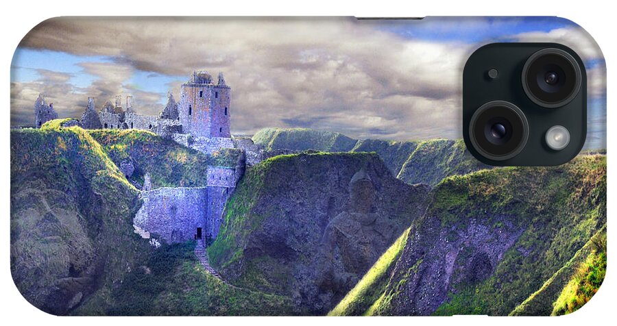 Dunnottar iPhone Case featuring the photograph A King's Tale by Vicki Lea Eggen