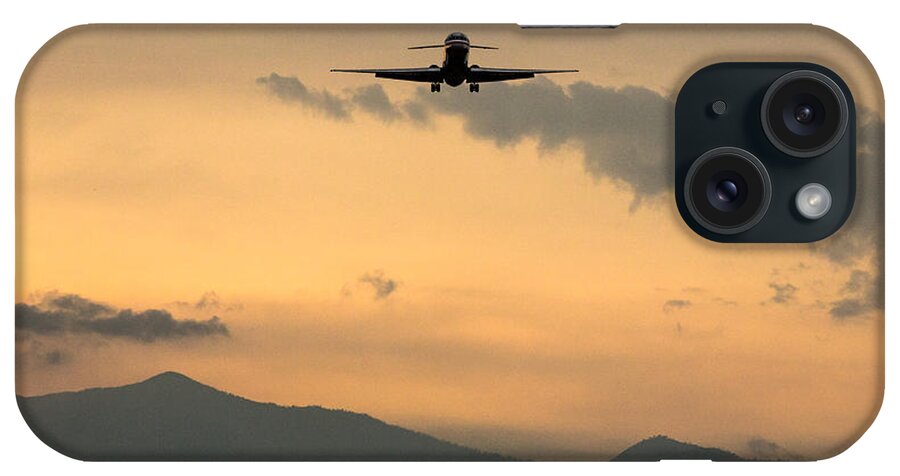 Md-80 iPhone Case featuring the photograph American Airlines Approach by John Daly