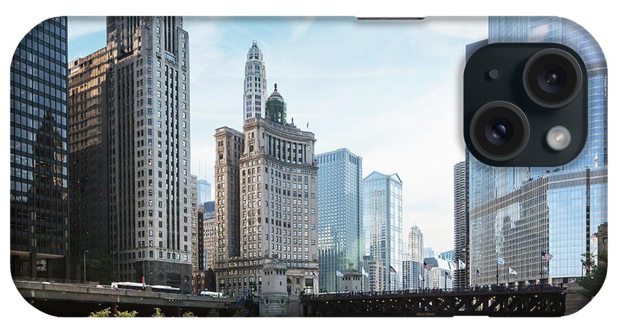 Wake iPhone Case featuring the photograph Chicago River by Bjarte Rettedal