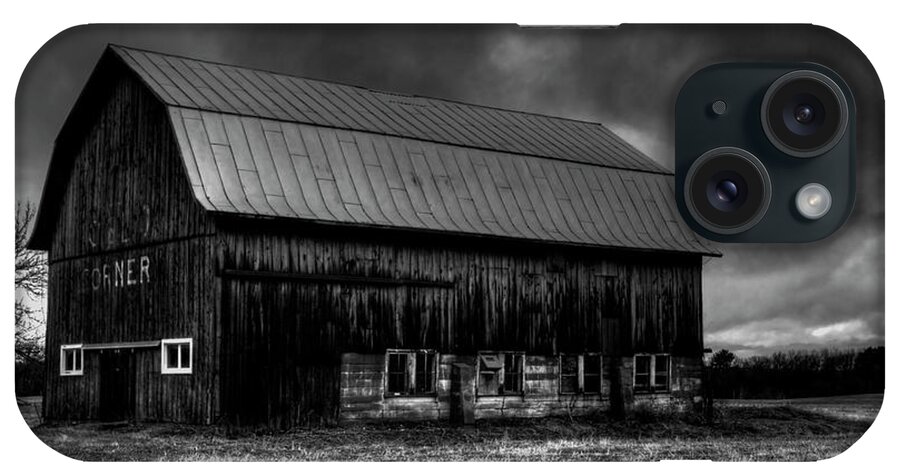 Oslo Corner Barn iPhone Case featuring the photograph Oslo Corner 1 by Thomas Young