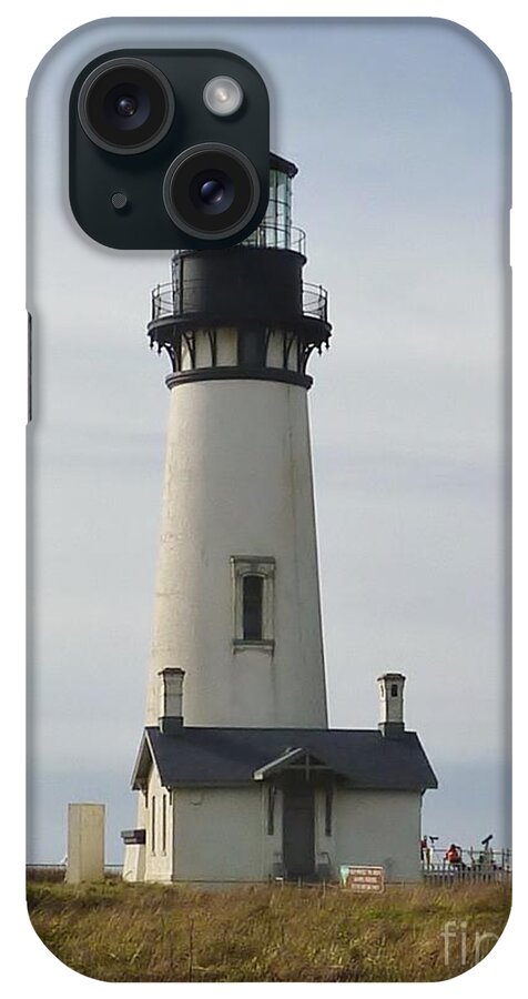 Waves iPhone Case featuring the photograph Yaquina Bay Lighthouse by Susan Garren
