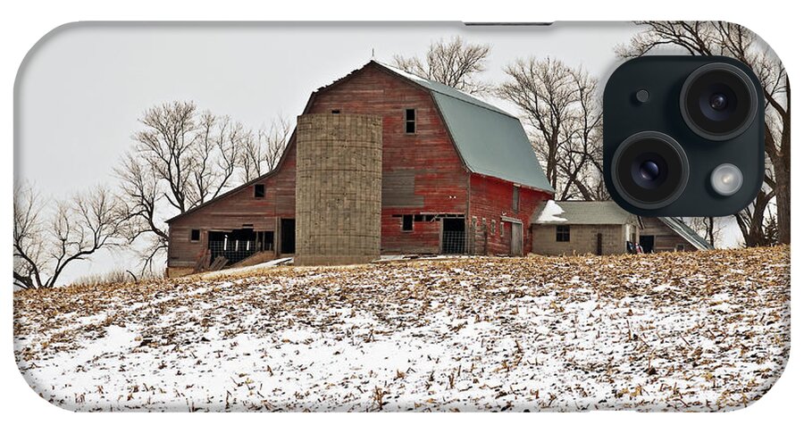 Barns iPhone Case featuring the photograph Old Red Barn by Ed Peterson