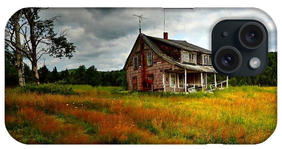 Farm House iPhone Case featuring the photograph Abandon House by Steve Brown