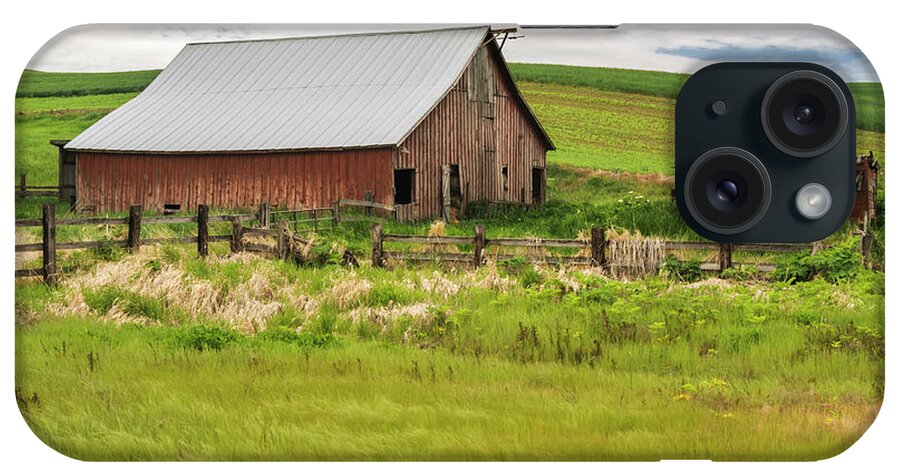 Usa iPhone Case featuring the photograph An abandoned barn in Palouse by Usha Peddamatham