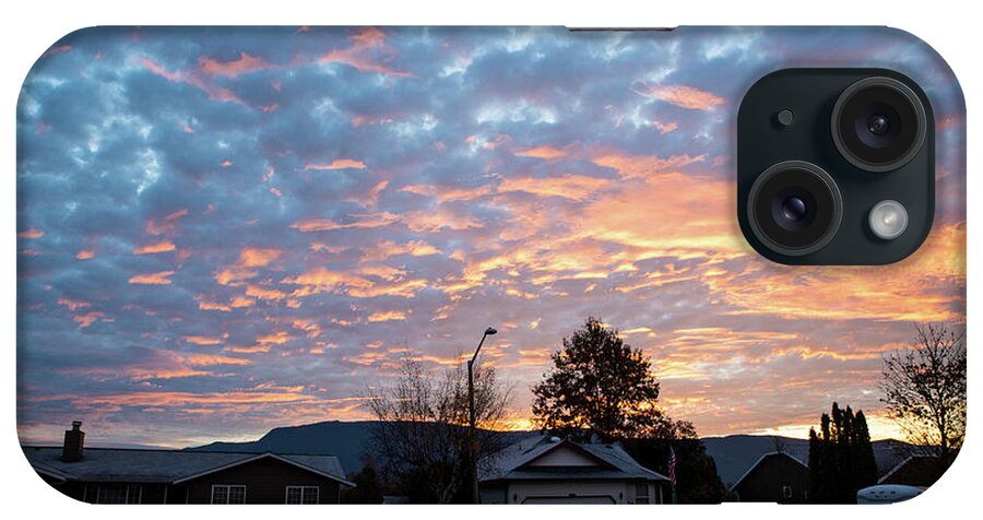 Everson 7:00 Am iPhone Case featuring the photograph Everson 700 AM by Tom Cochran