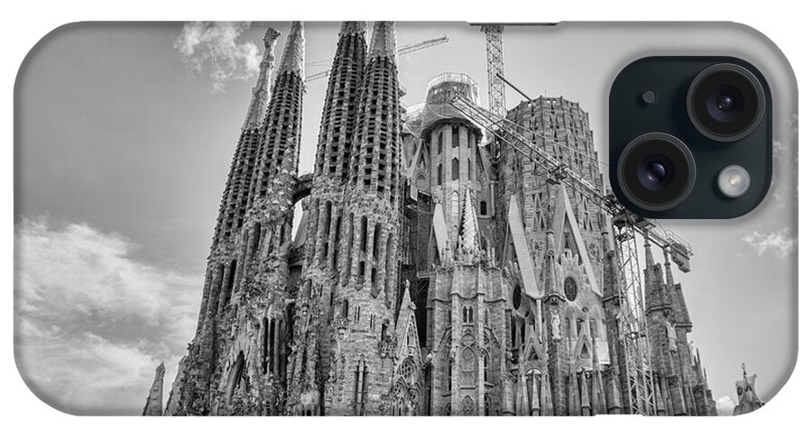 La Sagrada Familia iPhone Case featuring the photograph Gaudi La Sagrada Blk Wht by Chuck Kuhn