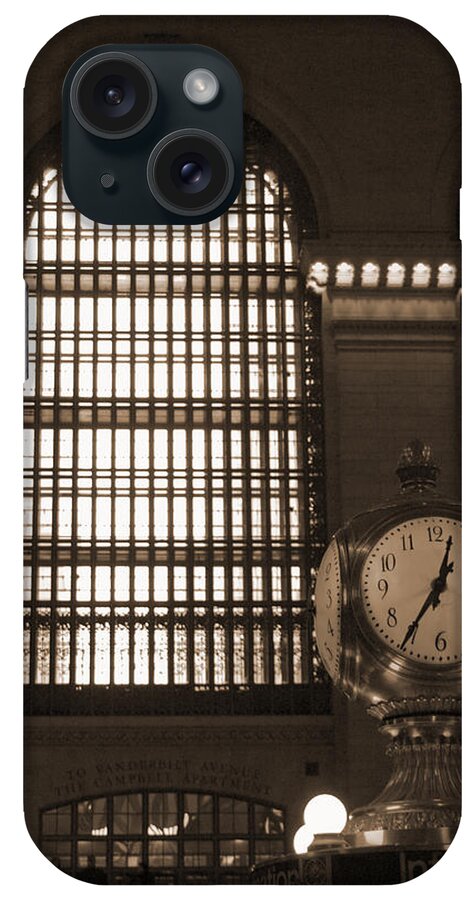Train iPhone Case featuring the photograph Grand Central Station by Henri Irizarri