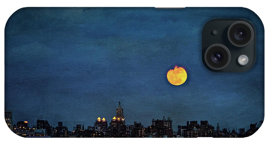 Manhattan iPhone Case featuring the photograph Manhattan Moonrise by Chris Lord