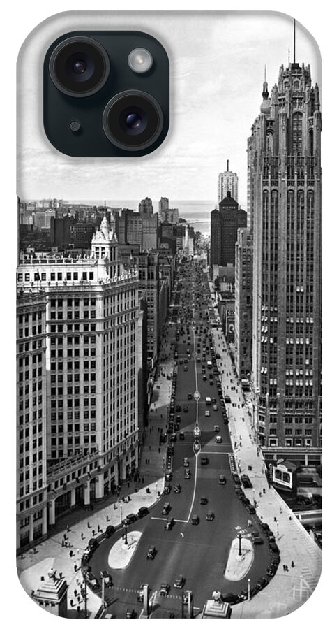 1930's iPhone Case featuring the photograph Michigan Avenue In Chicago by Underwood Archives