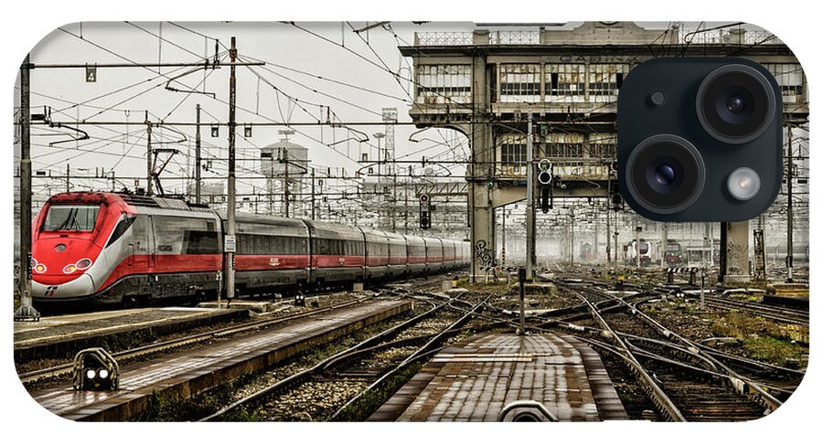 Milano iPhone Case featuring the photograph Milano Centrale. by Pablo Lopez
