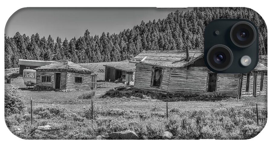 Abandoned Buildings iPhone Case featuring the photograph The Gilmore Homestead by Richard J Cassato