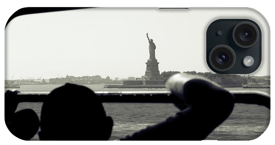 Nyc iPhone Case featuring the photograph First Impressions by RicharD Murphy