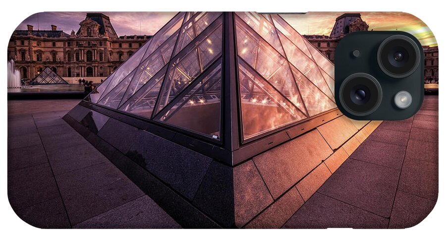 Cityscapes & Architecture iPhone Case featuring the photograph Louvre II by Giuseppe Torre
