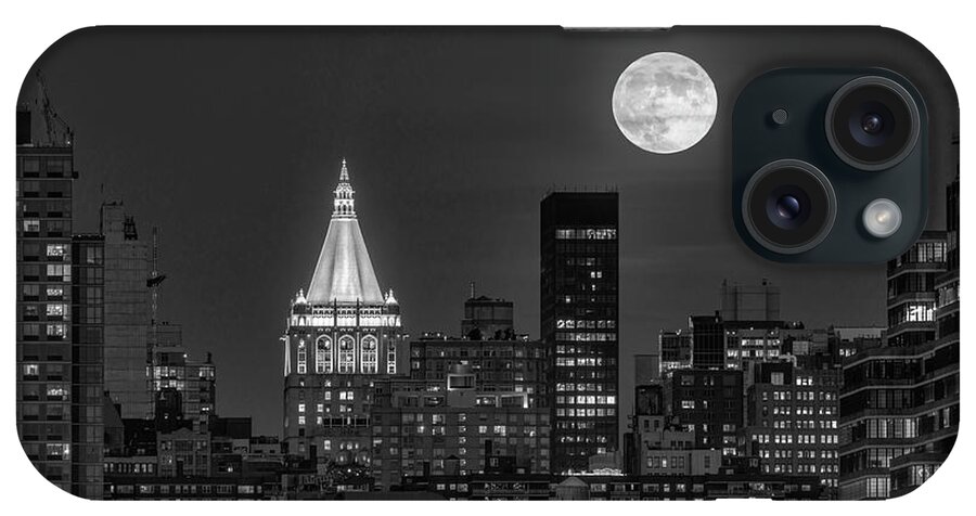 Nyc Skyline iPhone 15 Case featuring the photograph NY Life Building Full Moon BW by Susan Candelario