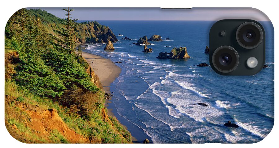 Water's Edge iPhone Case featuring the photograph Oregon Coast Samuel H. Boardman State by Ron thomas