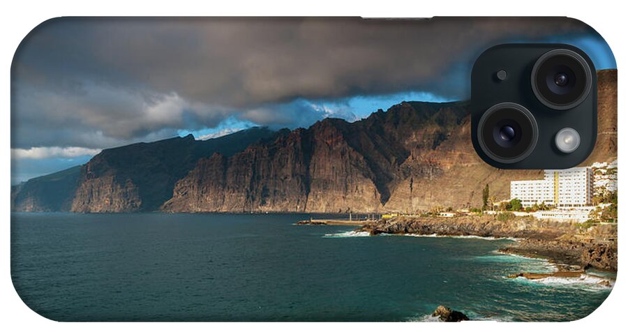 Los Gigantes iPhone Case featuring the photograph Los Gigantes #2 by Gavin Lewis